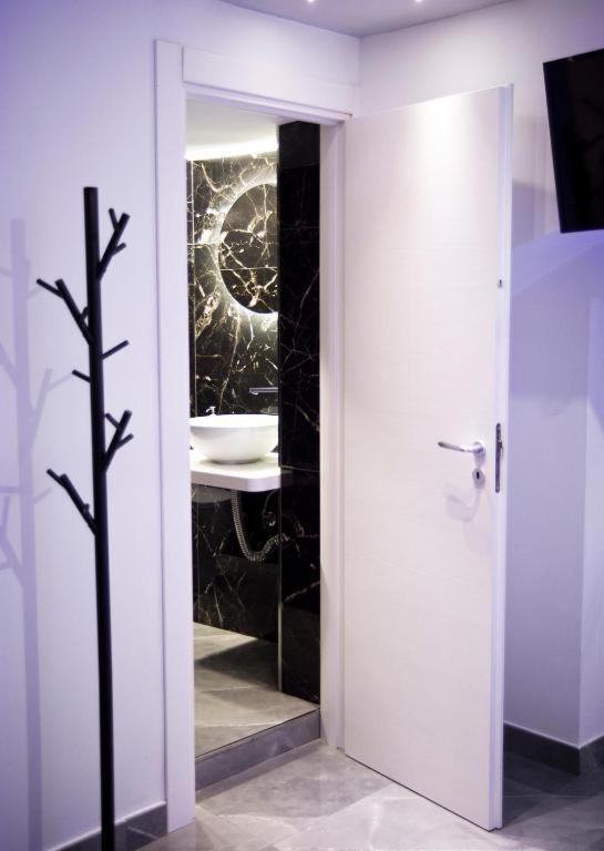 Suite Napoli Sotterranea Con Jacuzzi Exterior photo